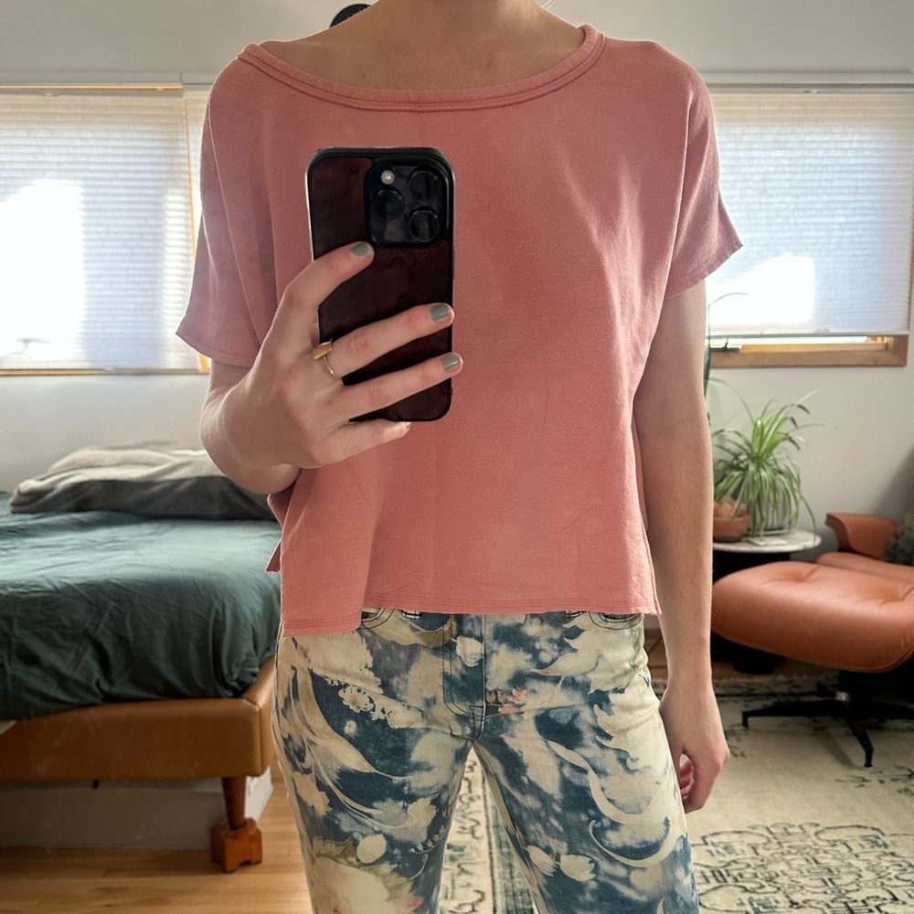 Athleta pink sweater material cropped tshirt